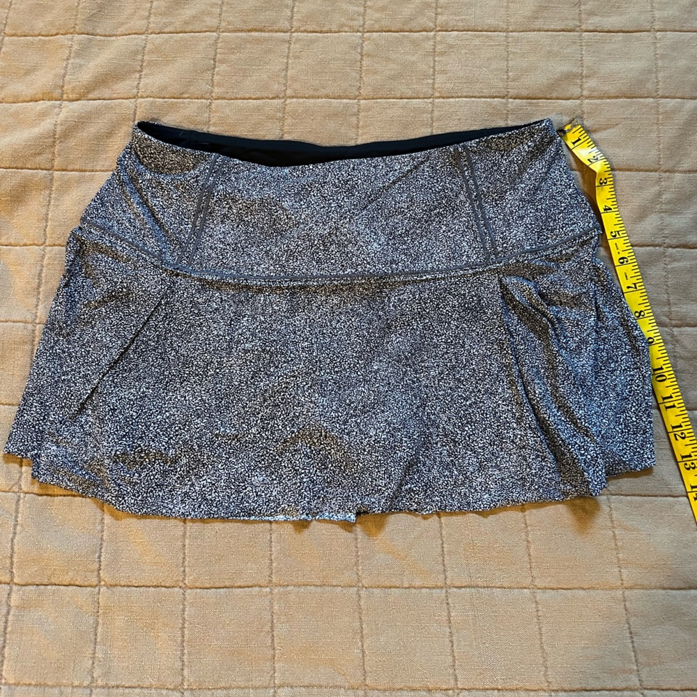 Lululemon Lost in Pace Skirt - Size 10 - Picture 6 of 9